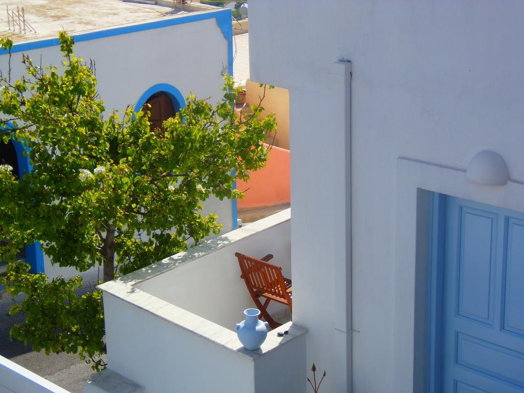 Elkaza Villas Фира Екстериор снимка